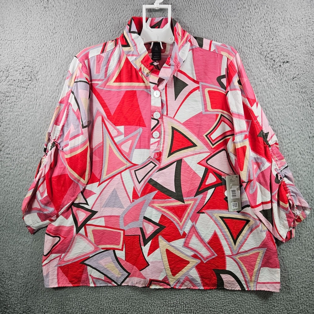 NEW Ali Miles Shirt Top Women 1X 1/2 Button Large Triangle Print Red Pink‎ White